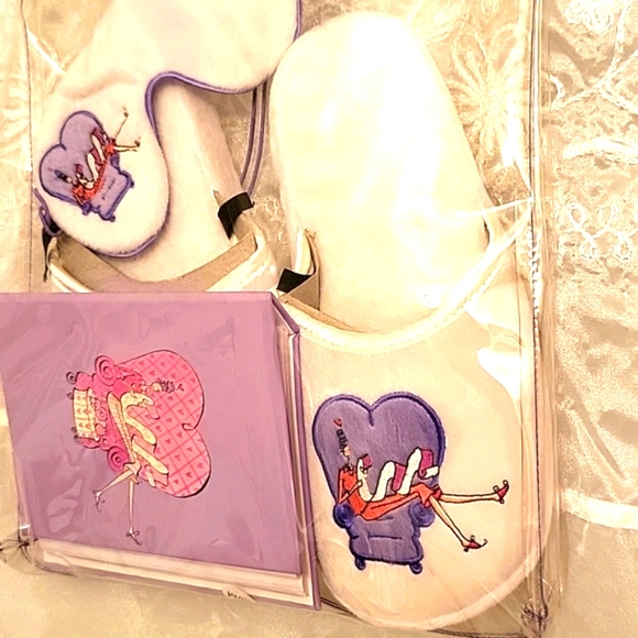 Spa Beauty Gift Set! Cozy Slippers, Sleep Mask & Photo Album, White & Purple, M - Picture 5 of 15